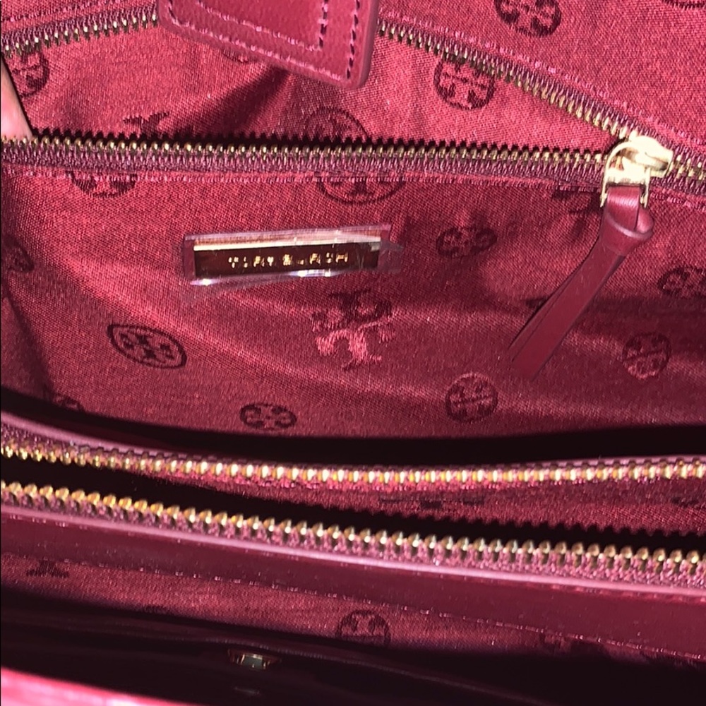 Tory Burch Maroon Leather Fleming Open Shoulder - Picture 4 of 7
